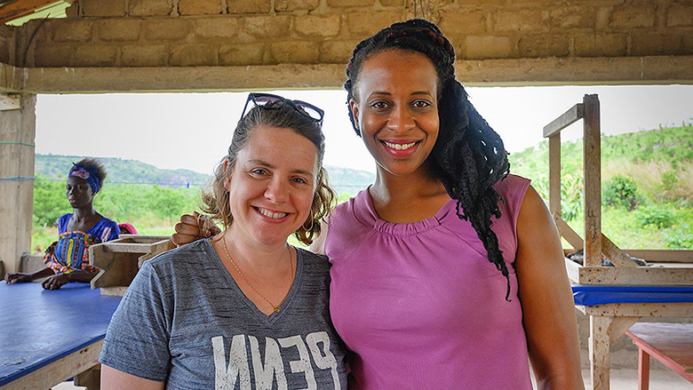 阿丽莎和克里斯蒂娜在加纳